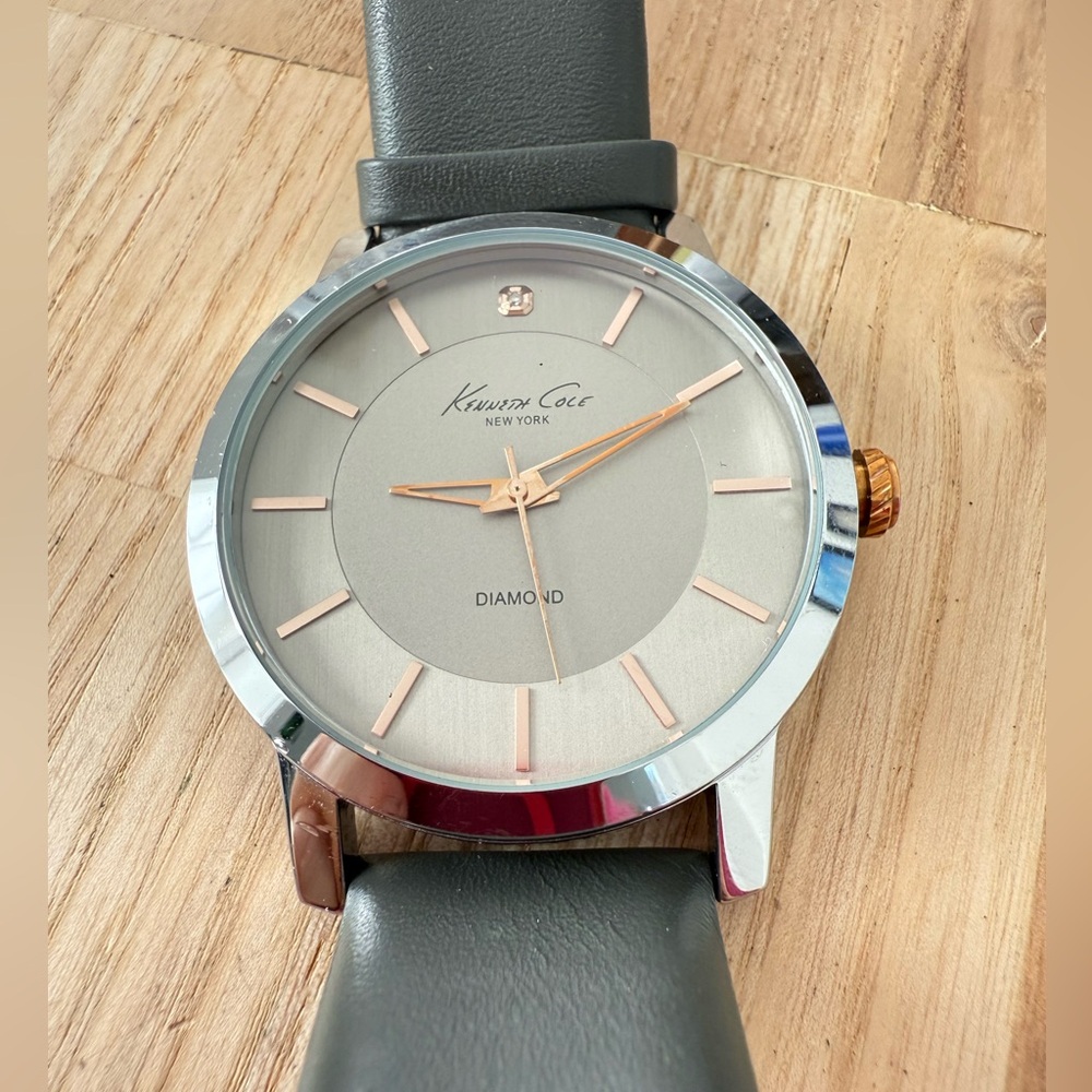 Kenneth Cole New York diamond men’s gray leather watch NEW BATTERY